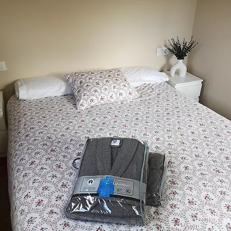 アパート Casa Con Piscina Y Jacuzzi ポンテベドラ